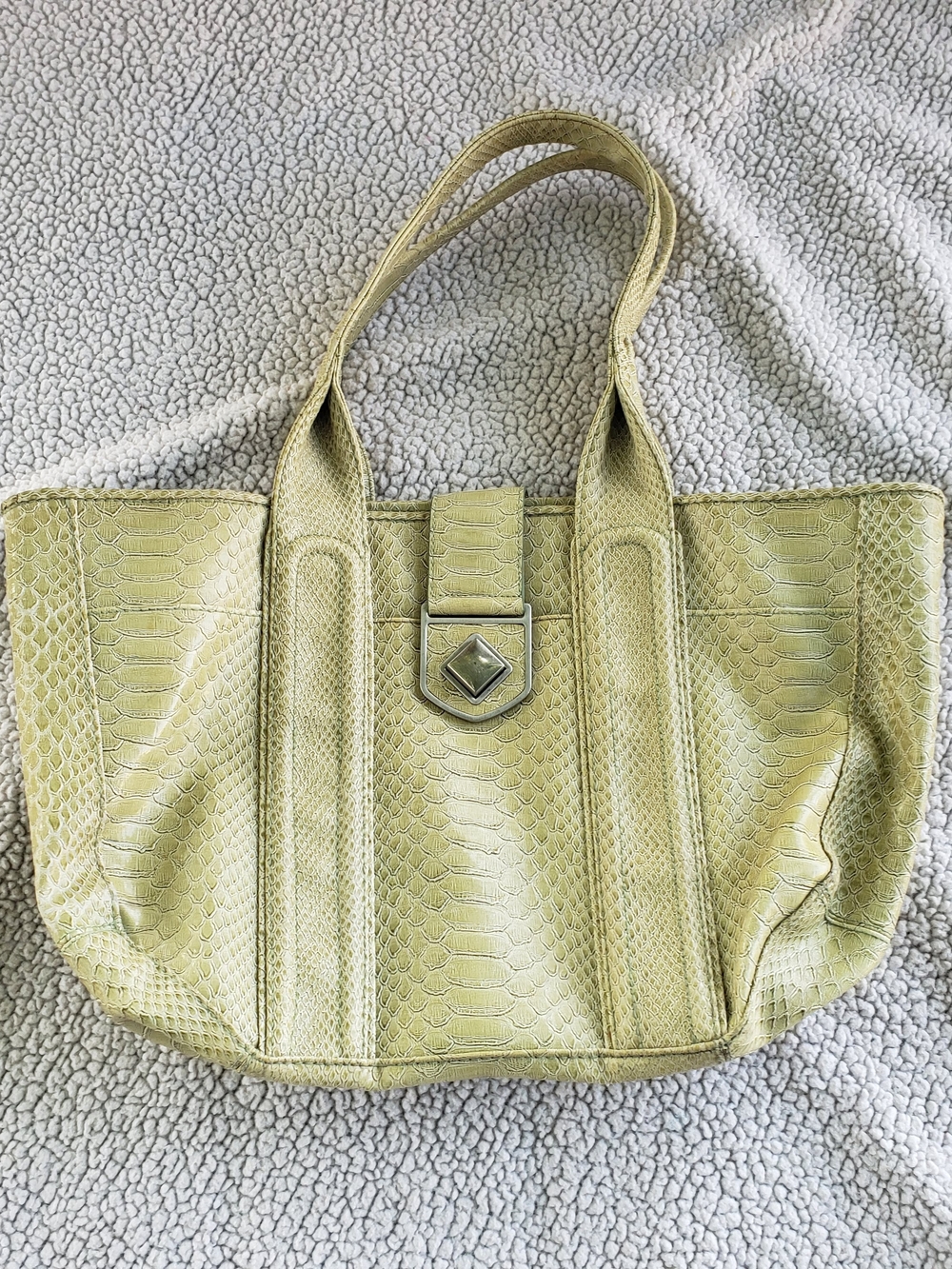 VTG WORTHINGTON Lime Green Crocodile-Embossed Shoulder Bag | Medium